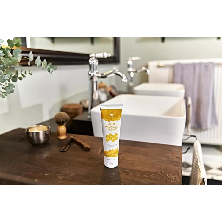 Forever Aloe Propolis Crème dans la salle de bain et comme soin personnel