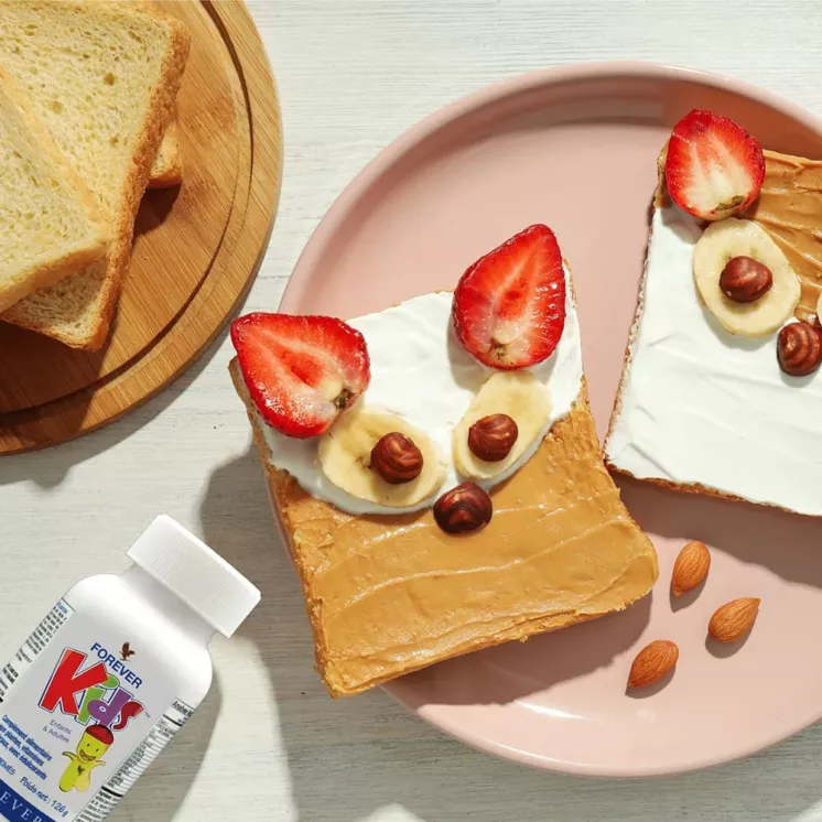 Forever Kids - Complément alimentaire avec multivitamines pour enfants, accompagné d'une collation saine