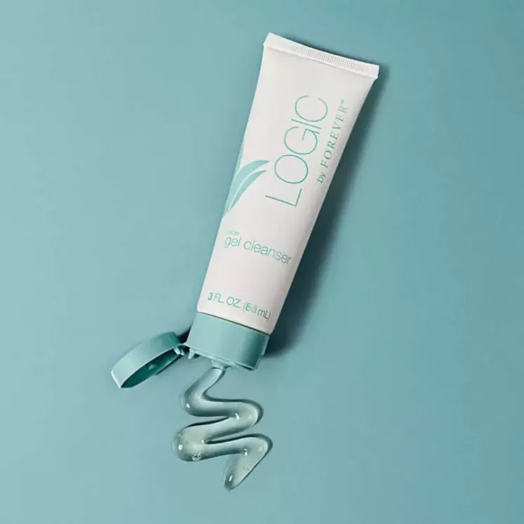 Logic by Forever Aloe Gel Cleanser – texture gel visible, packaging 88 ml