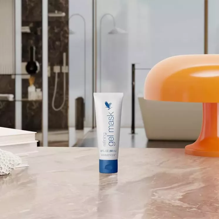 Forever Masque Gel de Nuit posé sur une table de salle de bain moderne - soin visage à l’aloe vera