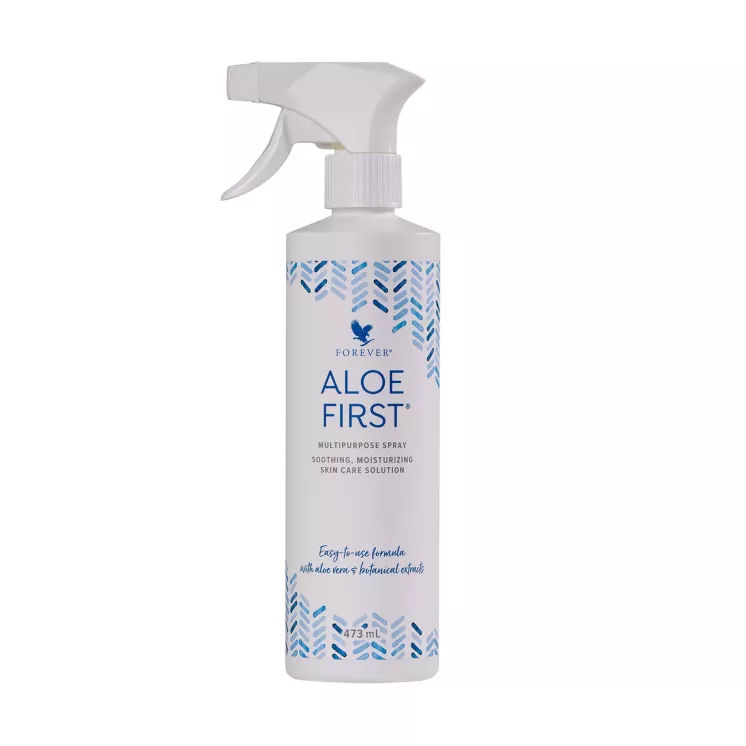 Flacon spray Forever Aloe First 473 ml sur fond transparent